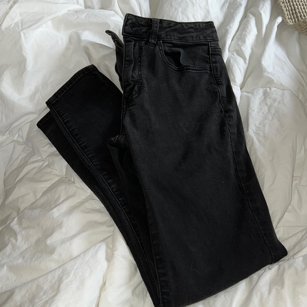 High rise black jegging with skinny leg
